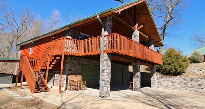 Grand Lake Cabin Retreat - Lake, Dock, & Woods