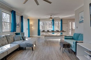 Smart TV, fireplace, video games, DVD player