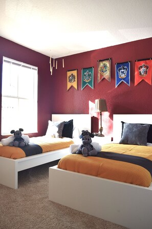 4 habitaciones, escritorio, tabla de planchar con plancha y wifi gratis 