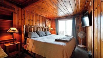 6 bedrooms, iron/ironing board, free WiFi, bed sheets