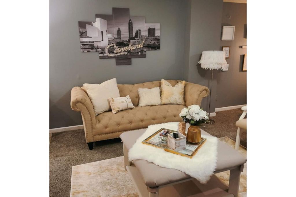 Lovely Lakewood: Entire 2 bdrm unit. MINUTES from downtown, Airport, hospitals! 