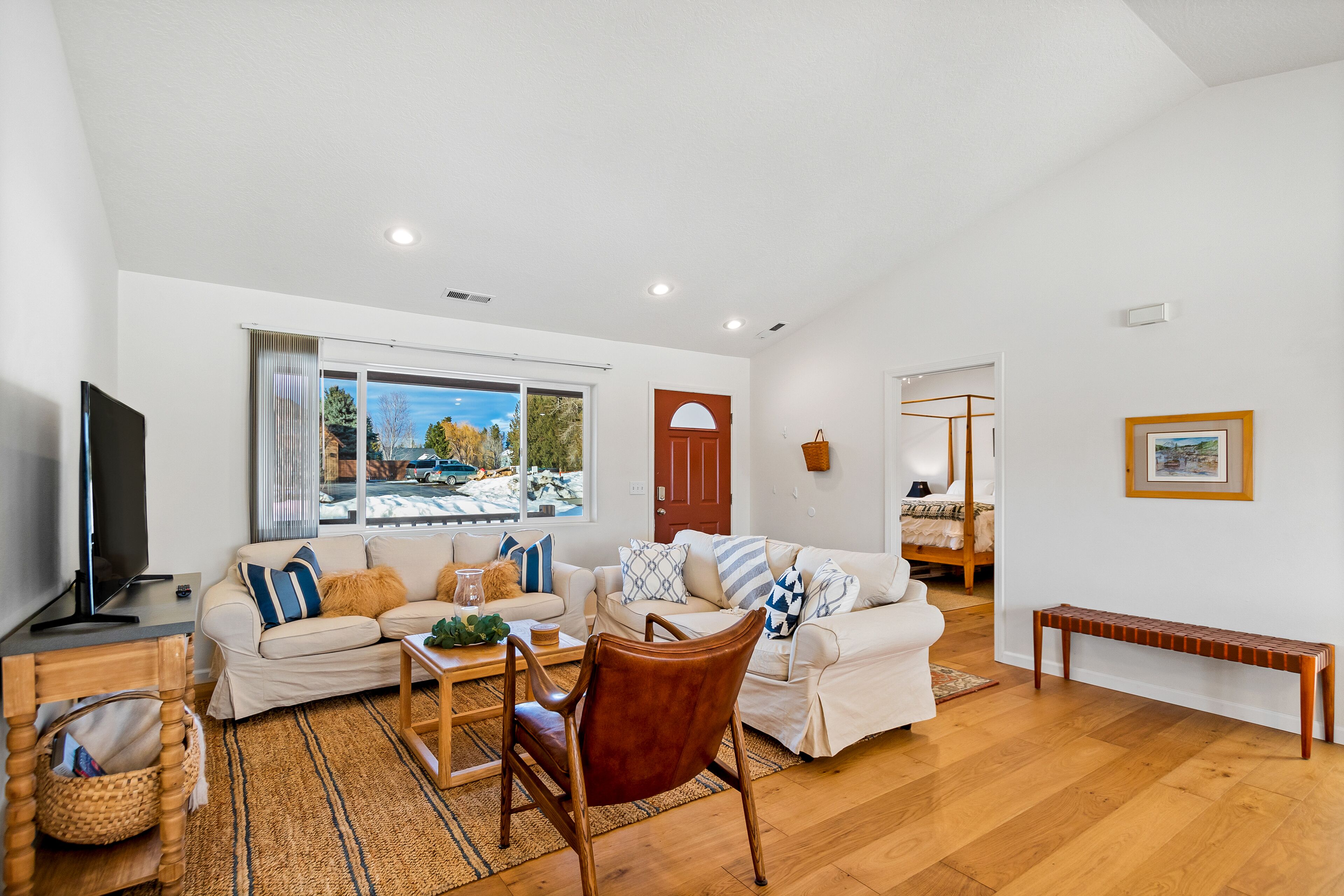 Home with free WiFi, washer/dryer & enclosed yard - close to hiking and biking