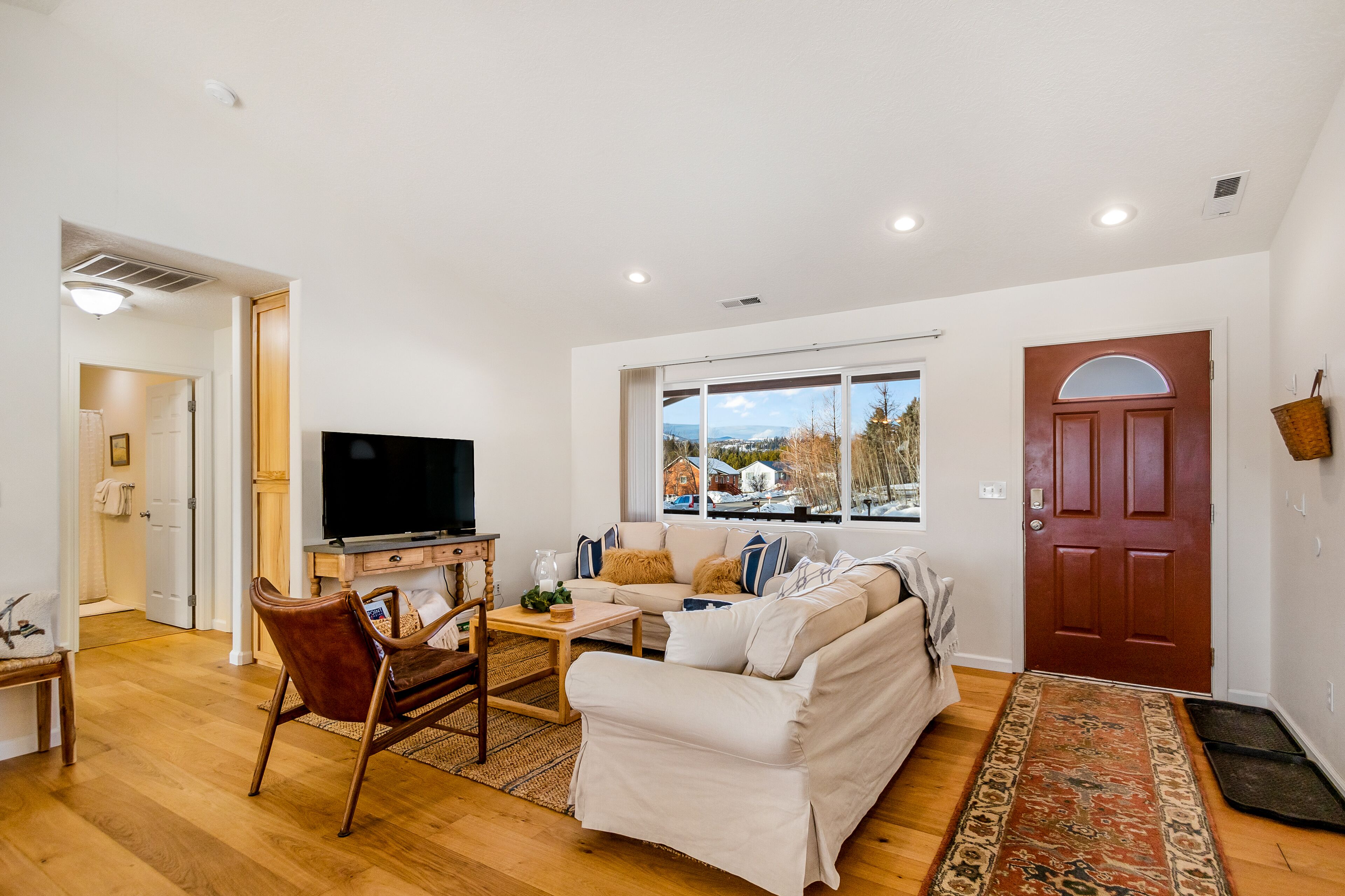 Home with free WiFi, washer/dryer & enclosed yard - close to hiking and biking