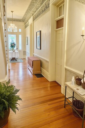 Interior - Cozy, and private apartment near Lake Shelbyville (Shelbyville)