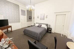 1 bedroom, WiFi, bed sheets - Cozy, and private apartment near Lake Shelbyville (Shelbyville)