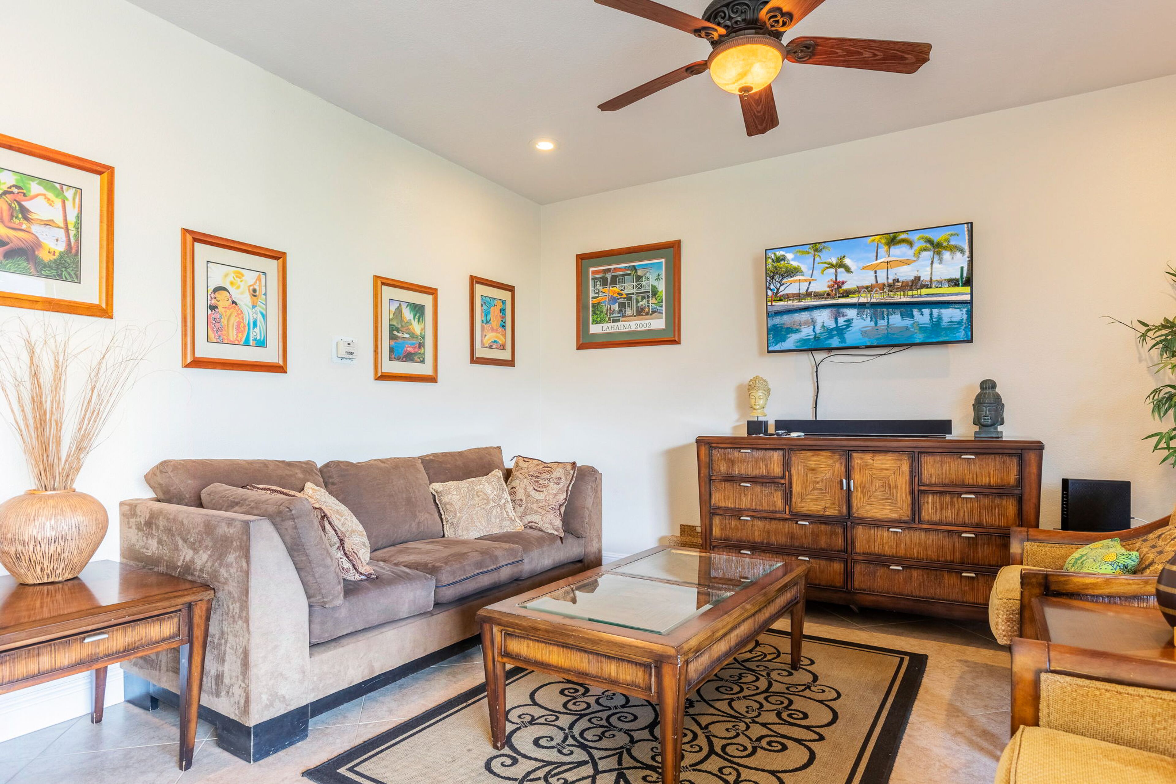 7th-floor condo with gorgeous views, beach access, fast WiFi, & full kitchen