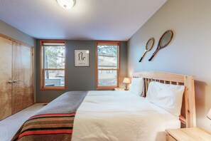 4 soveværelser, strygejern/strygebræt, internetforbindelse, sengetøj