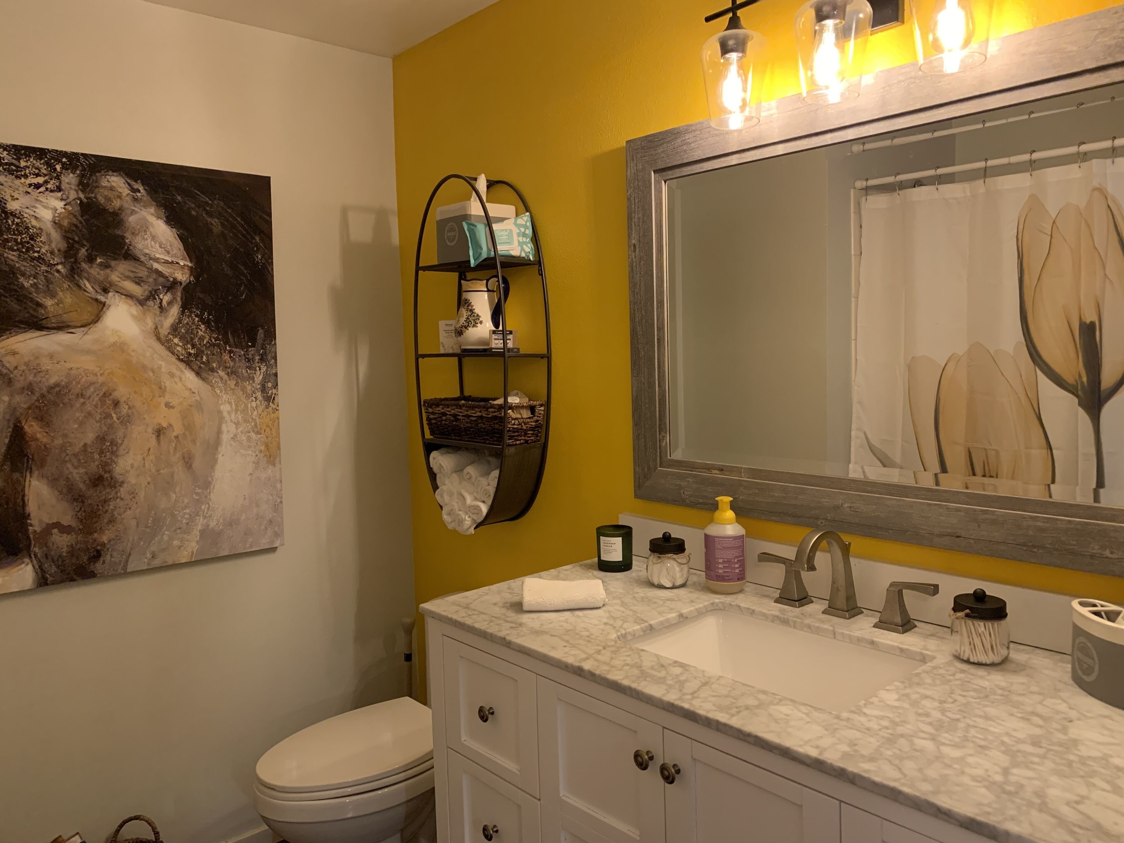 Belltown oasis: Space Needle, MOPOP, Chihuly