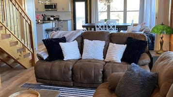 Smart TV, fireplace, video games