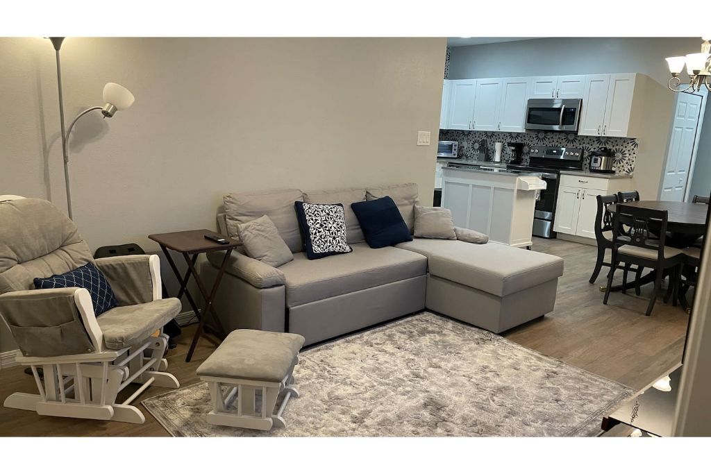 All New Deland Den 4BR, pool, blocks fr Stetson & Downtown