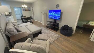 4 bedrooms, desk, iron/ironing board, travel crib