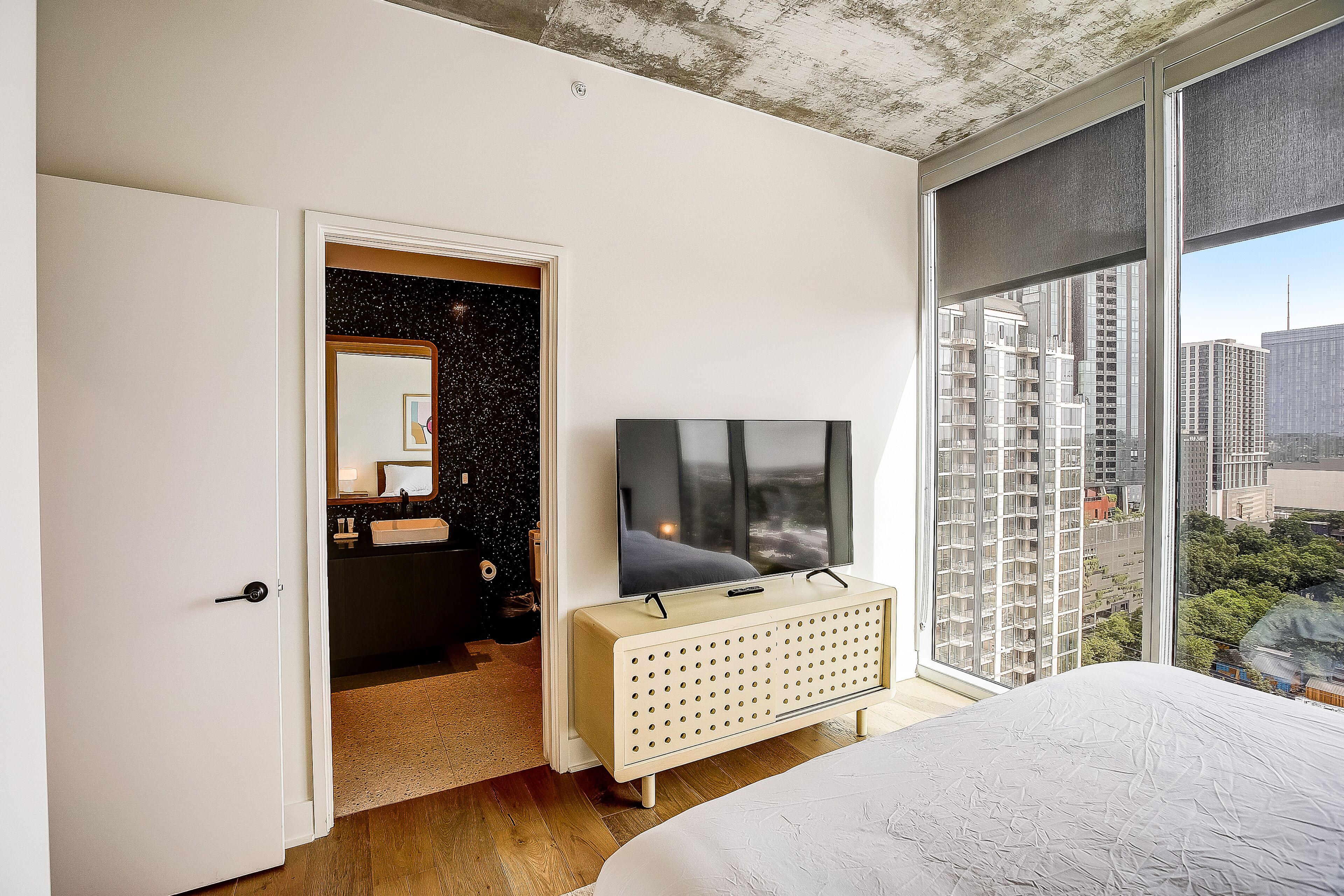 1 chambre, fer et planche à repasser, accès à Internet, literie fournie