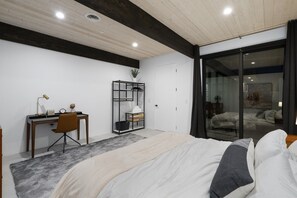 2 bedrooms, desk, iron/ironing board, travel crib - RELAX in this STYLISH CASITA LOCATED IN THE HEART OF CAREFREE, ARIZONA (Carefree)