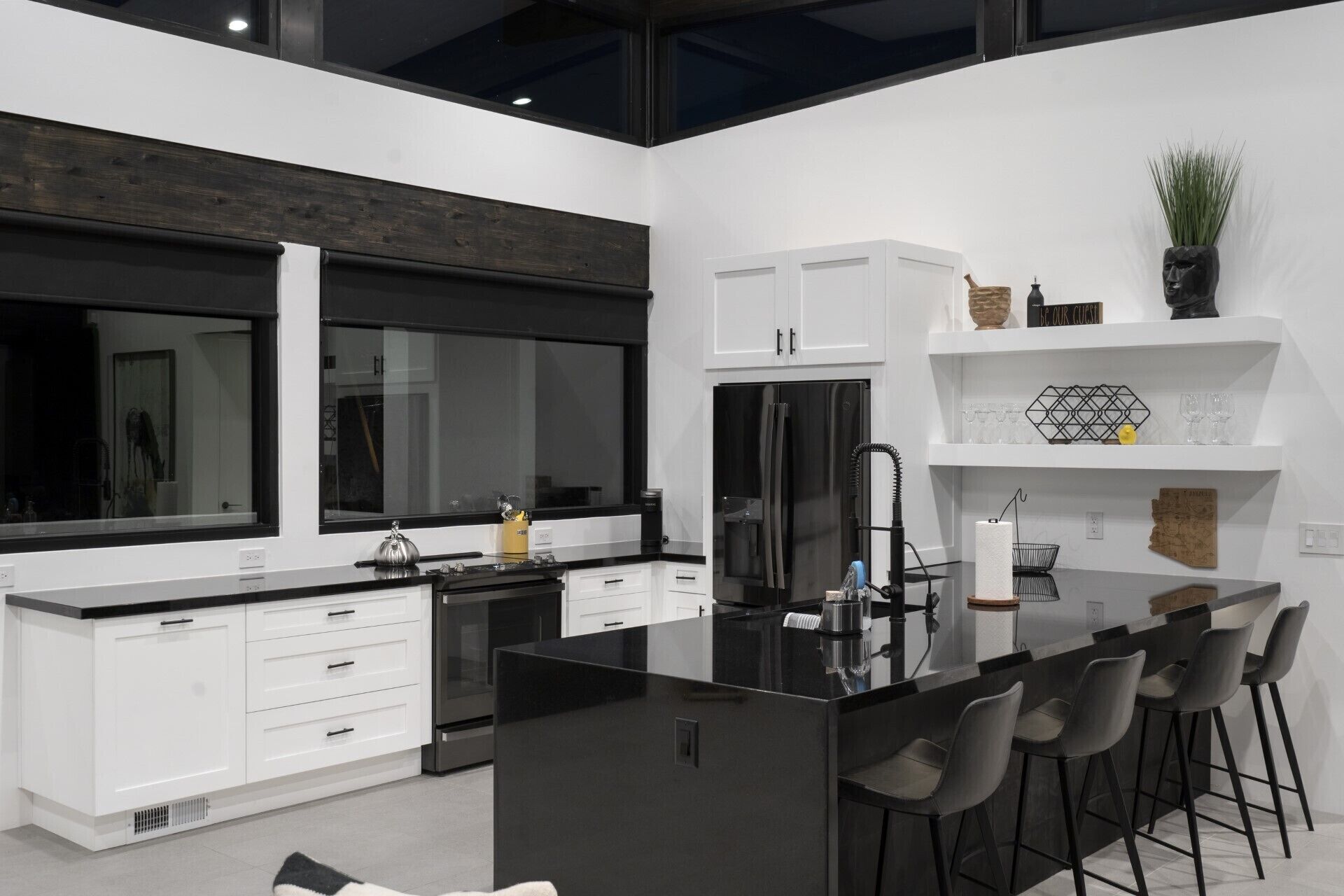 RELAX in this STYLISH NEW CASITA LOCATED IN THE HEART OF CAREFREE, ARIZONA