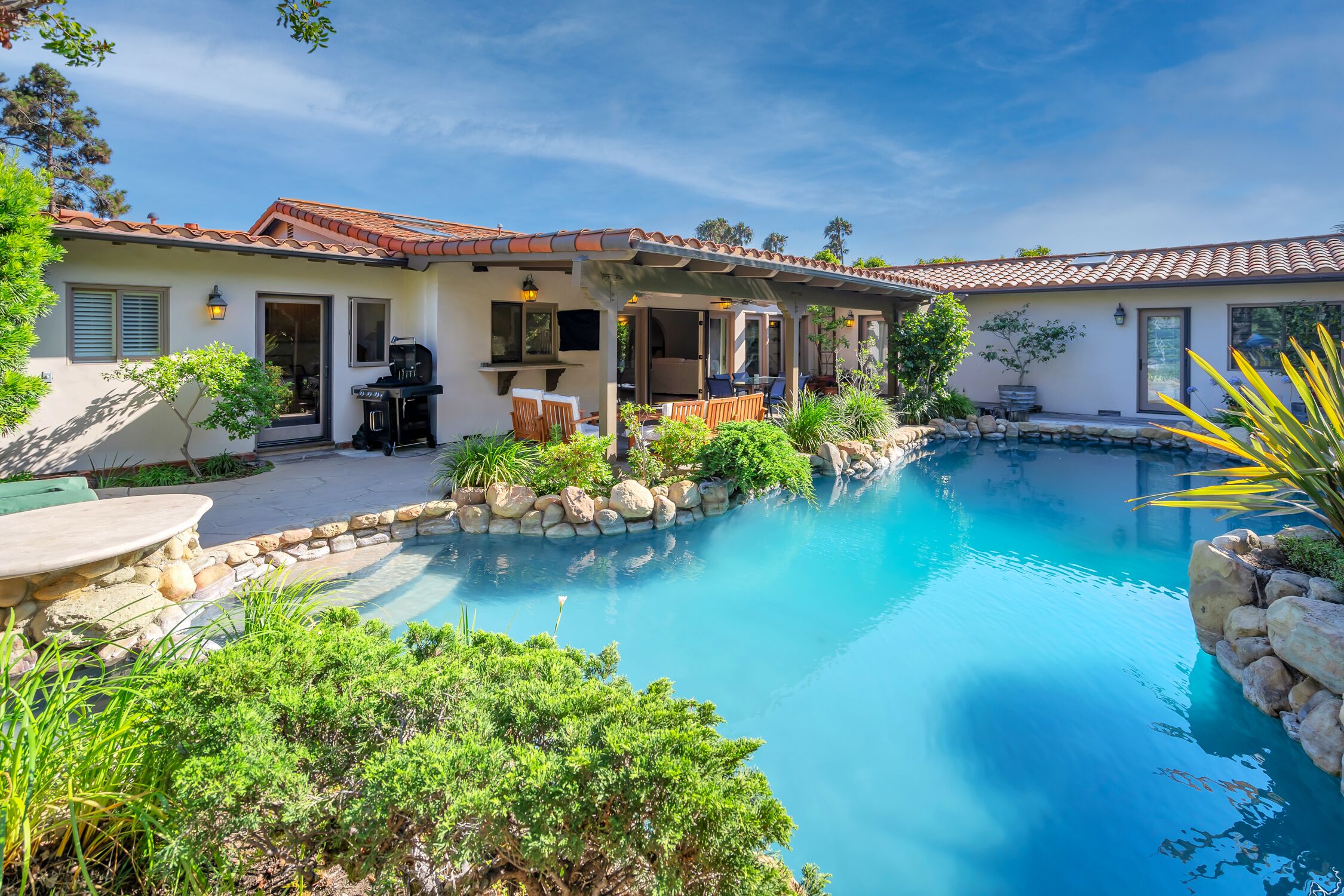 3BR/3BA Ocean View Retreat w/ pool/hot tub/bbq/parking