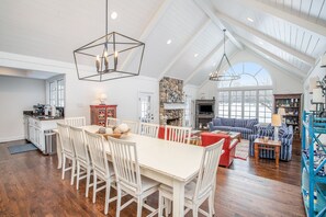 Interior - Professionally designed home on golf course w/golf course view, gas grill, patio (Benton Harbor)