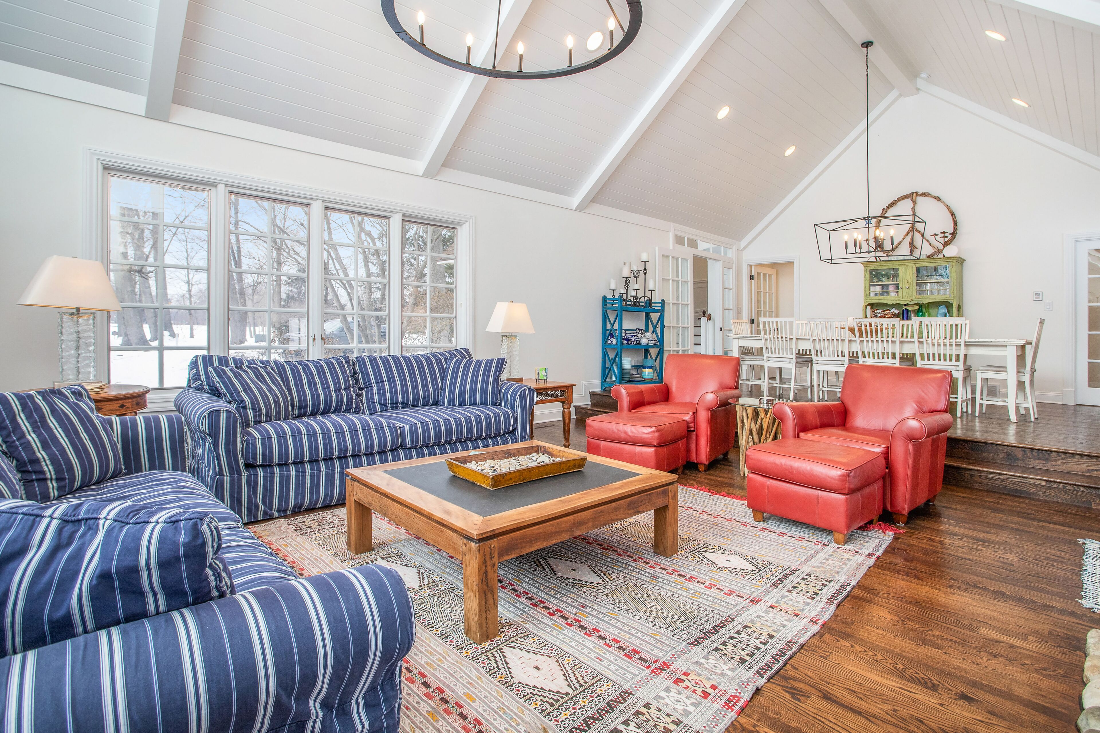 Professionally designed home on golf course w/golf course view, gas grill, patio