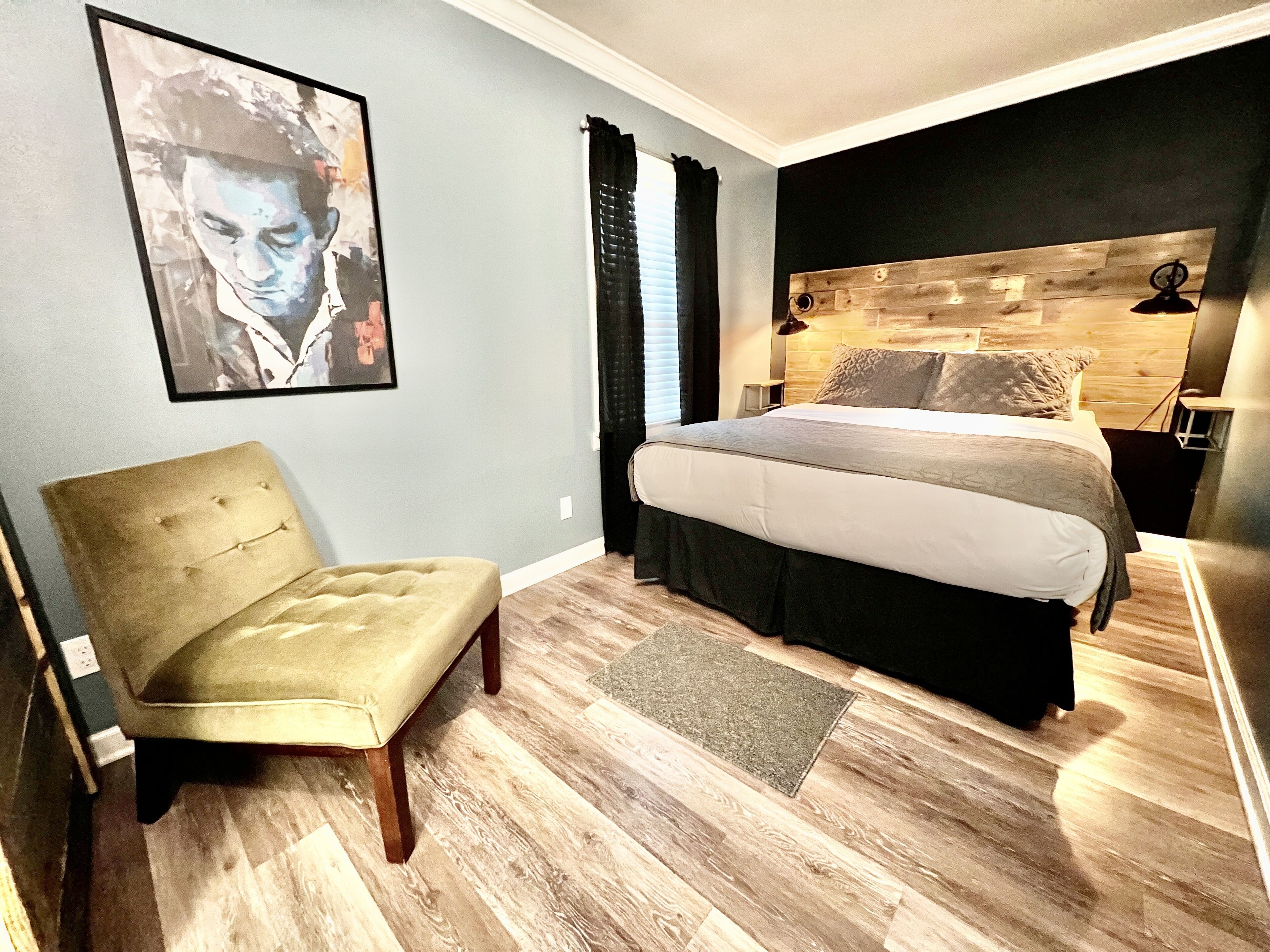 The Nashville Suite ~ 5*Location ~ Private Entrance ~ Free Parking