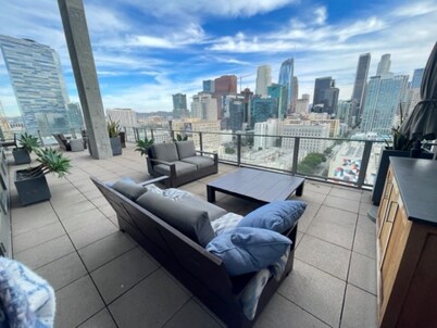 Luxury Downtown Penthouse with Amazing Views