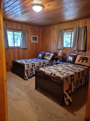 2 bedrooms, internet, bed sheets