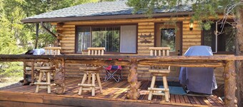 Yellowstone Base Camp- Cabin located on the Chief Joseph Highway