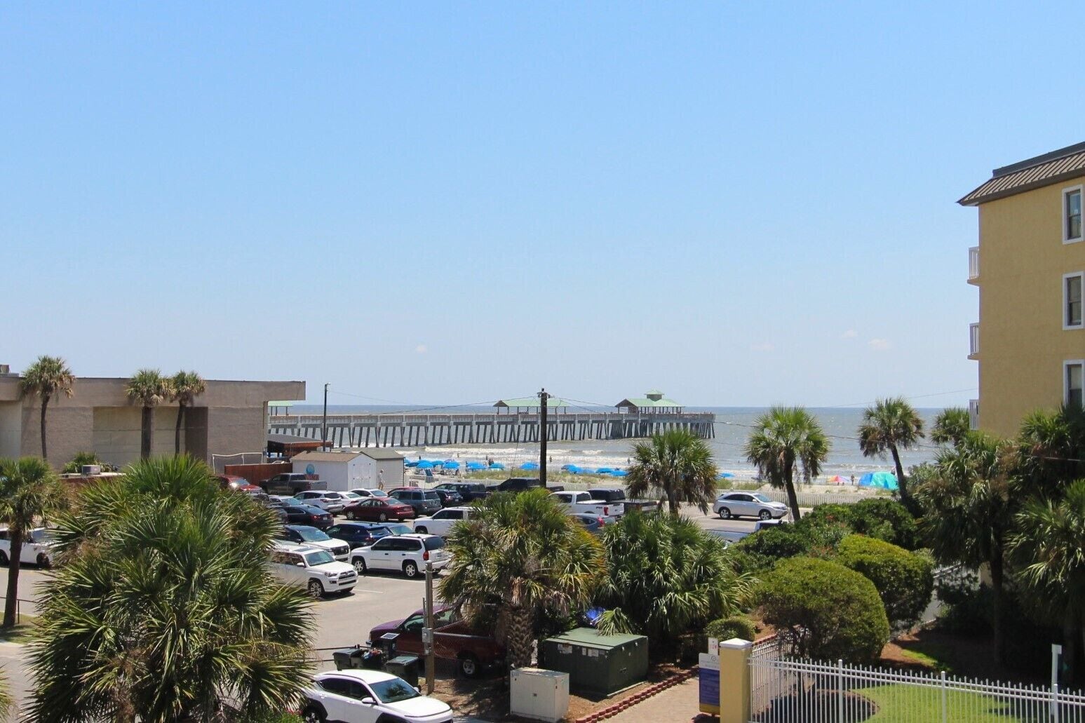 Ocean Views & Central location~ Pier Point Villas B202