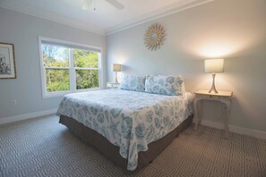 2 habitaciones, tabla de planchar con plancha y ropa de cama