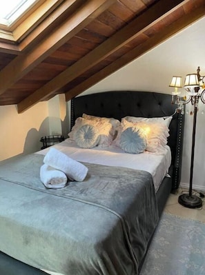 1 bedroom, desk, iron/ironing board, free WiFi