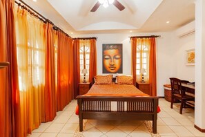 2 chambres, coffres-forts dans les chambres, bureau