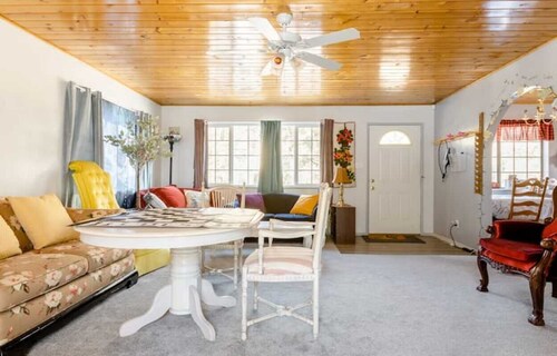 Blue Charmer Themed Cabin with Indoor Fireplace