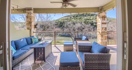 Upscale Guadalupe Riverfront! Gated, pool, direct river access!