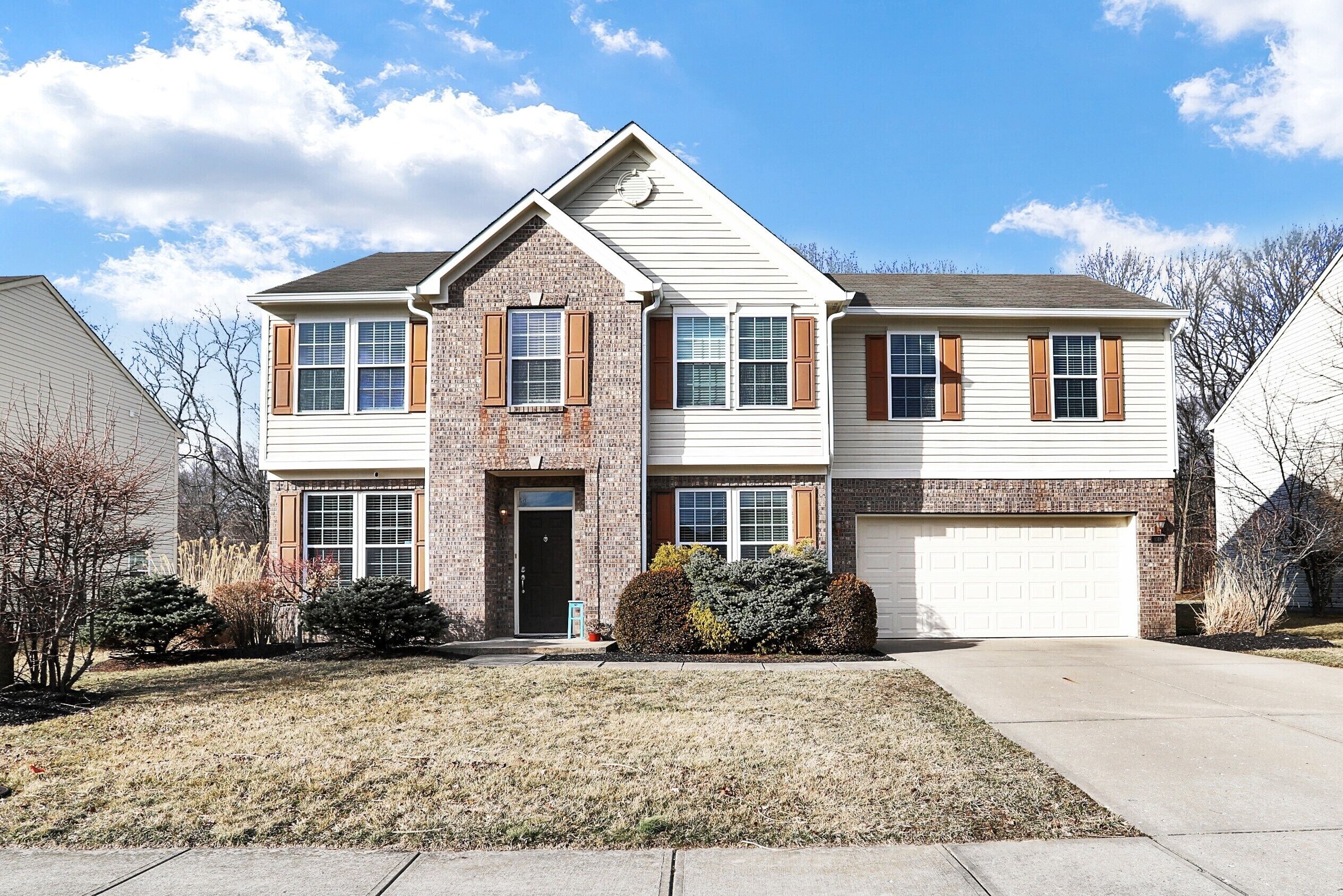 Huge Home in Indy, 4 Bedrooms, Sleeps 7!<br>With hot tub 