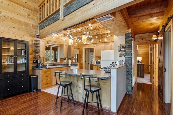 KĂŒhlschrank, Mikrowelle, Ofen, Herdplatte