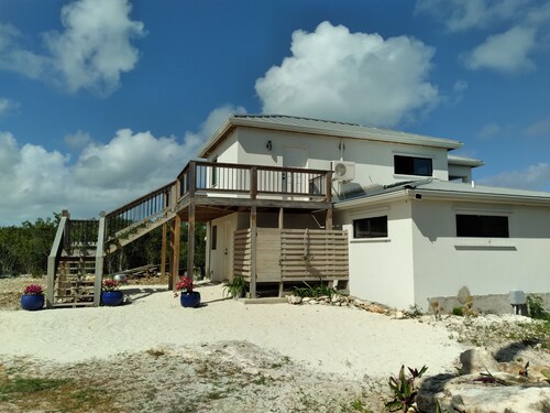 22 Seabreeze - Newest vacation rental on Middle Caicos! 