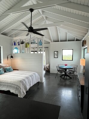 1 habitación, tabla de planchar con plancha, wifi gratis y ropa de cama