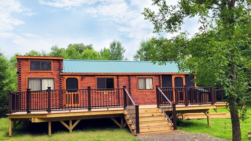 Picturesque Waterfront Log Cabin