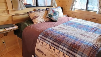 2 bedrooms, bed sheets