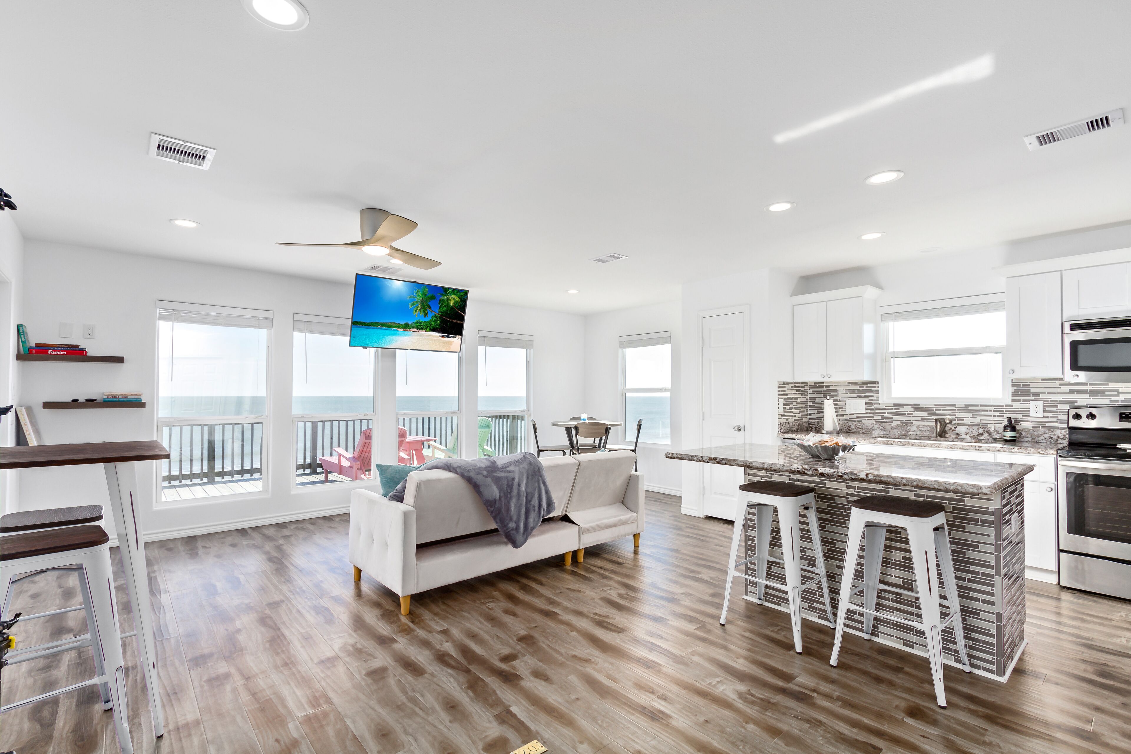 Cab'n by the Sea - ULTRA SECLUDED BEACHFRONT HOME - 2BR/2BA