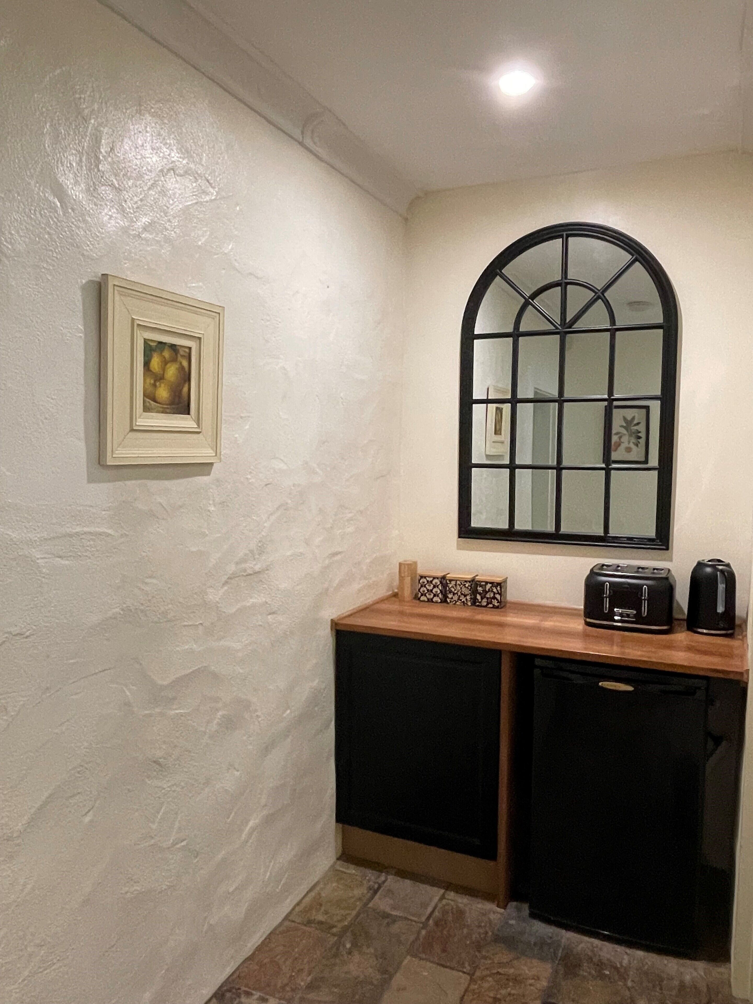 Fleetwood Cottage Suite — image 5