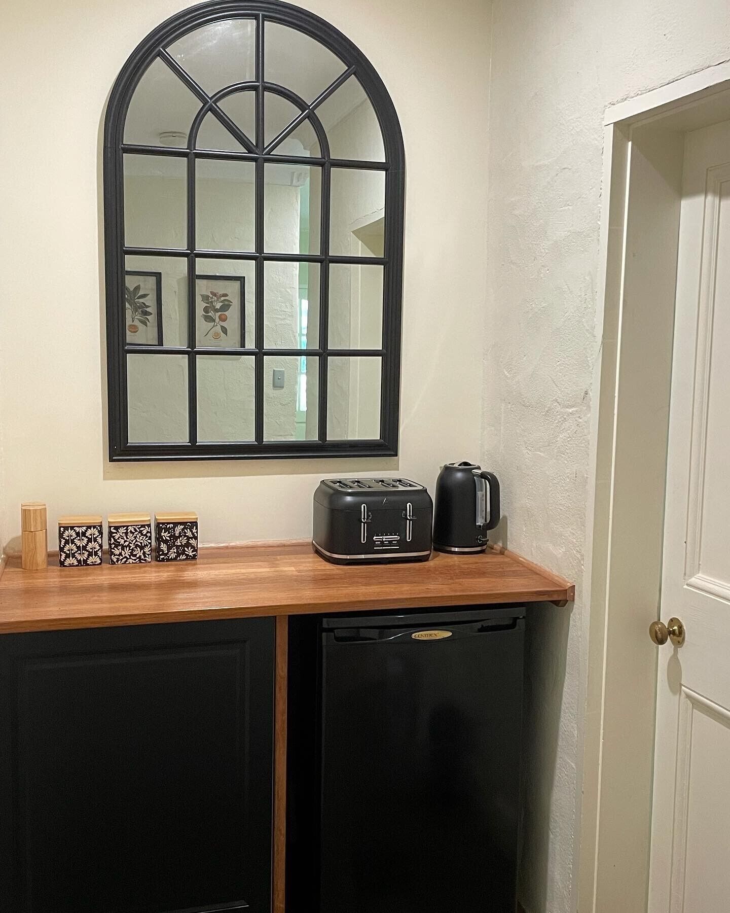 Fleetwood Cottage Suite — image 4