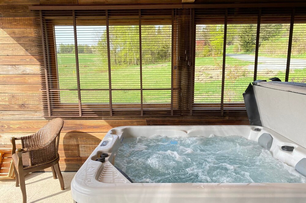 Frankenwald Lodge with private whirlpool and sauna.