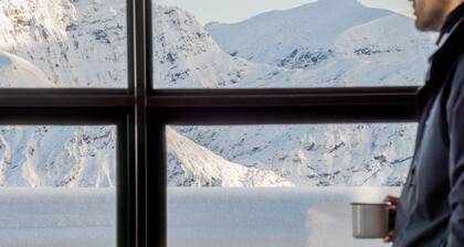 Exclusive Alpine Chalet overlooking Mt Aspiring National Park