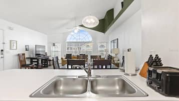 Apartamento (2036 Royal Palm Bay) | Exterior