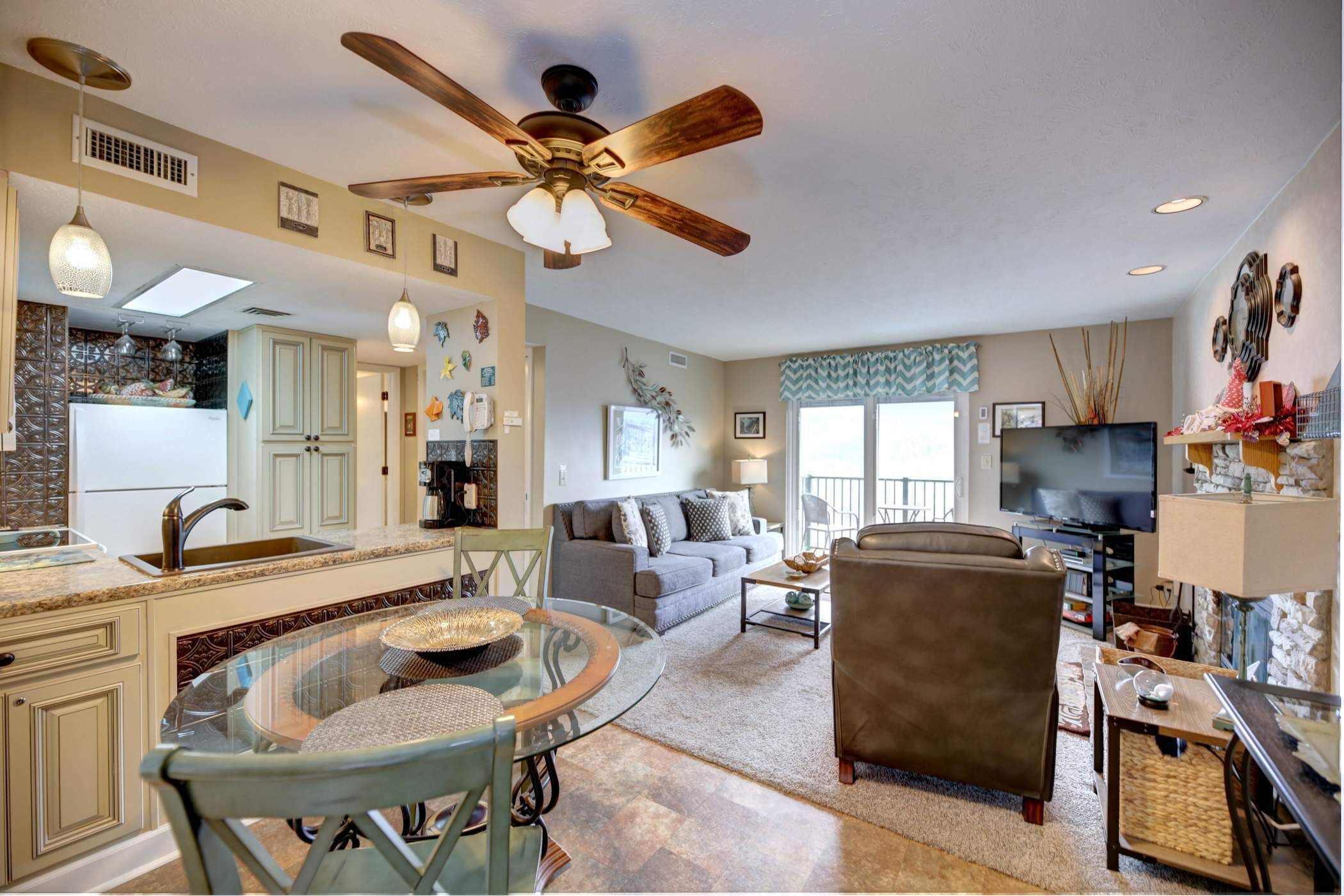 Mountain Views | Indoor Pool Access | Full Kitchen