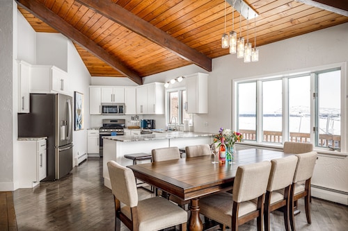 East Bay Escape | Private Beach | AC | Sunrise | Paradise |