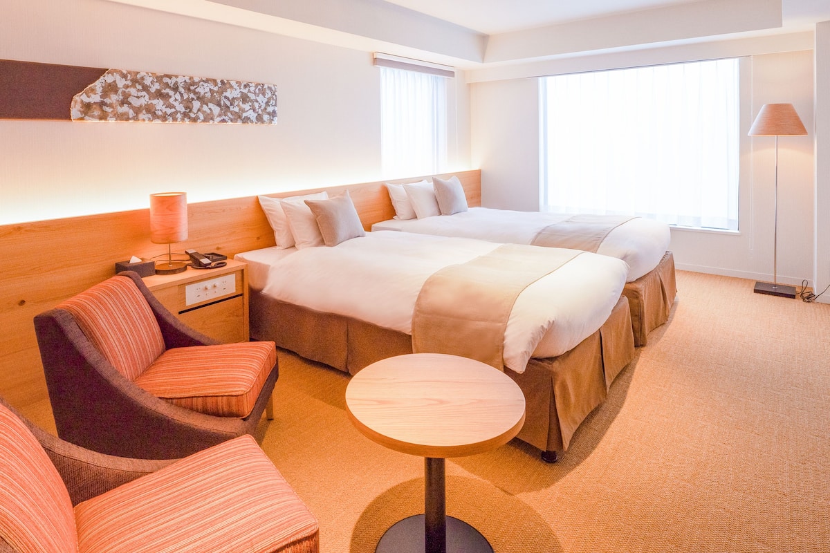 In-room safe, blackout curtains, soundproofing, iron/ironing board