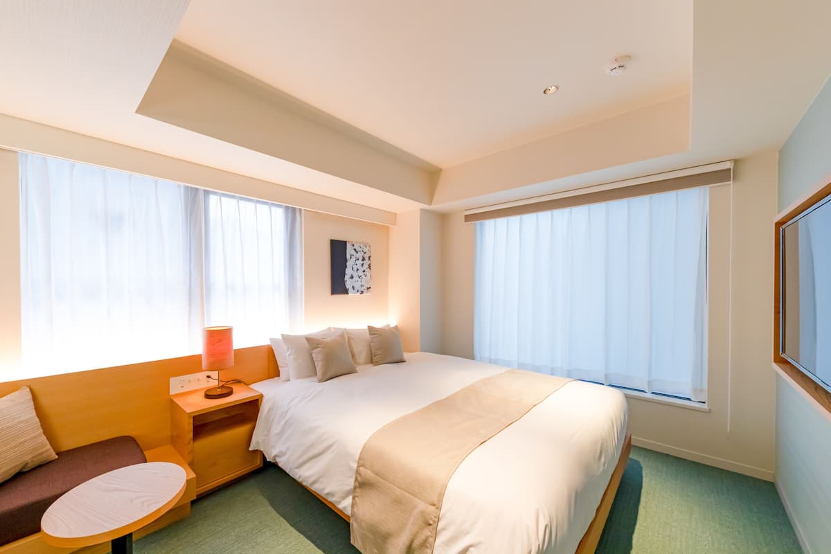 In-room safe, blackout curtains, soundproofing, iron/ironing board