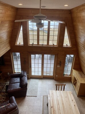 Smart TV, chimenea, videojuegos y reproductor de DVD