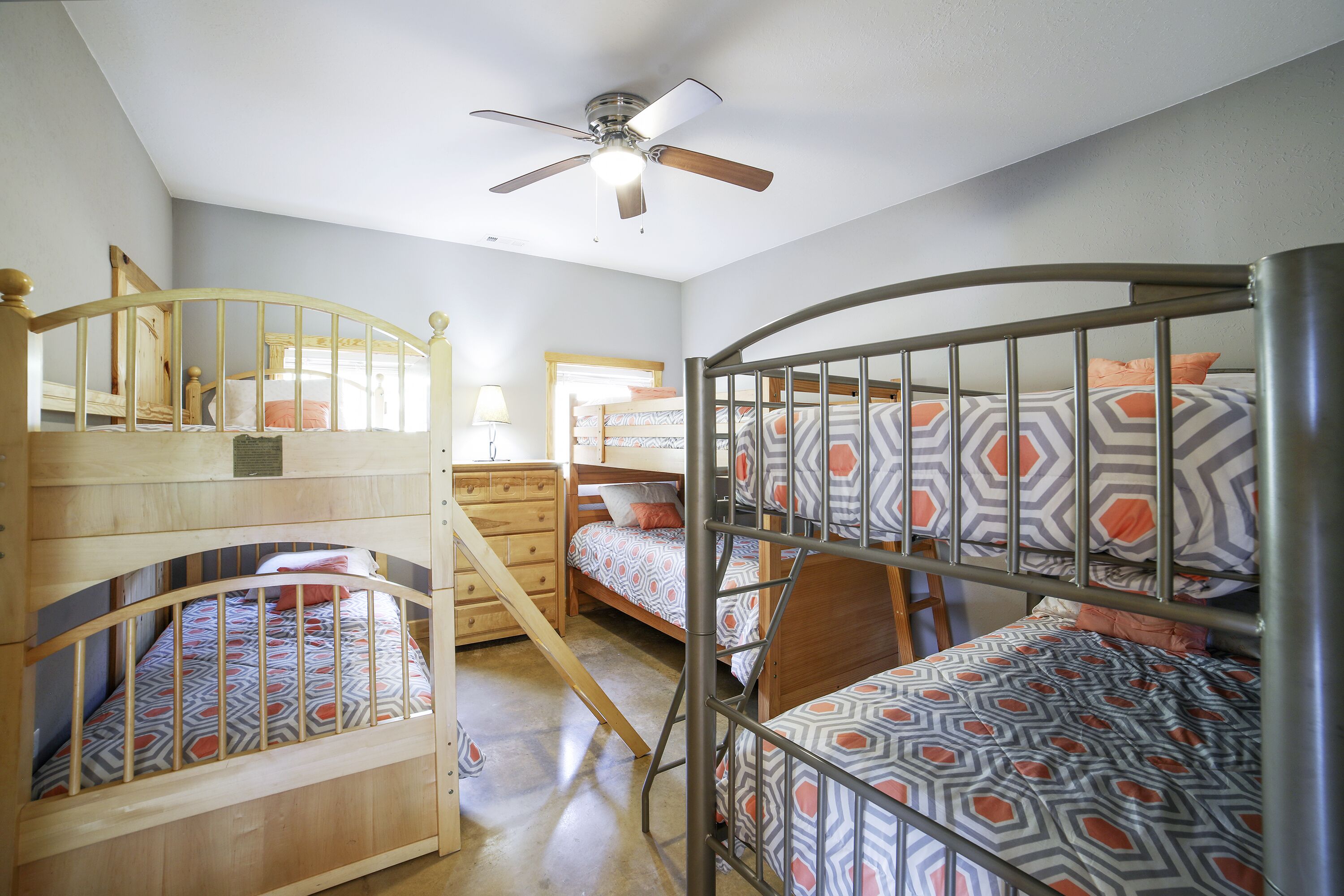 Norris Lake Cabin on 140 acre ranch,  pond, Mountain views, 1 mi to Lake access.