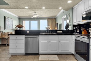 Private kitchen - Treasure Island 0907 (Panama City Beach)